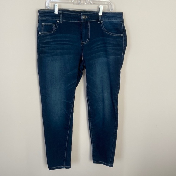 𝅺maurices I Dark Wash Jeans - Picture 1 of 8